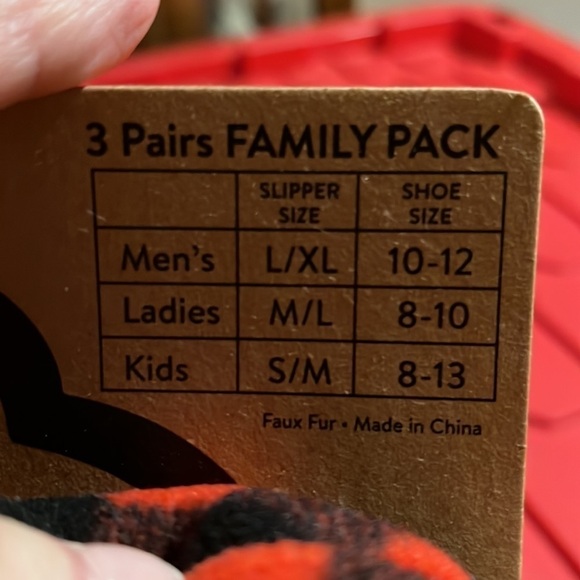 NWT-Family Slippers-Bundle-Baby Bear, Mama Bear & Papa Bear - Picture 8 of 8